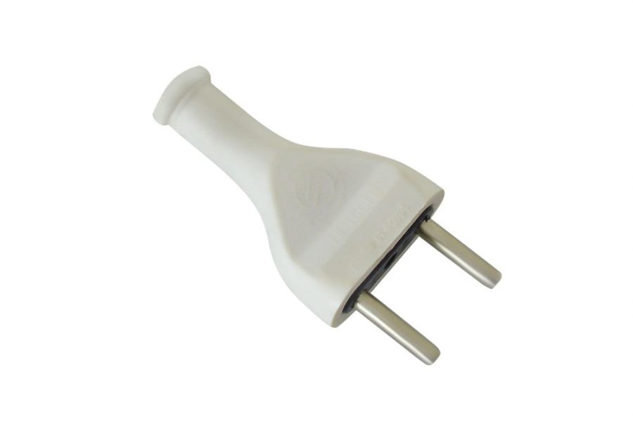 فيشه كهرباء عاديه