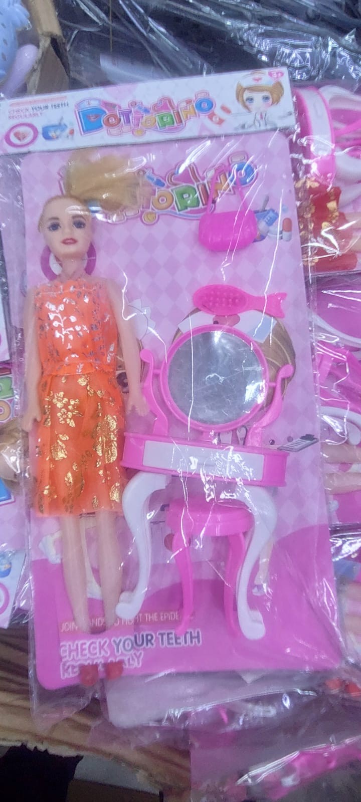 عروسه تسريحه على كارت بمبى