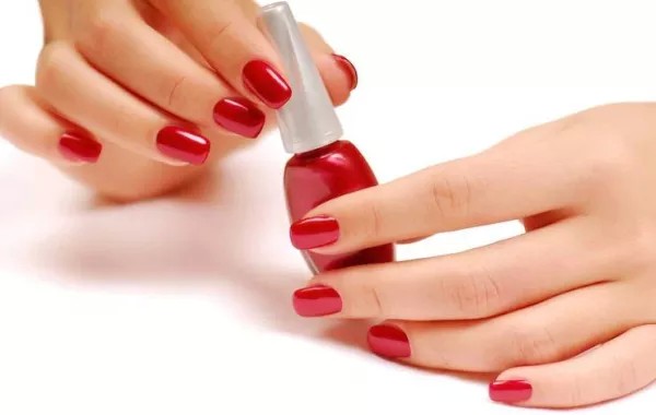 مونيكير اكلادور مدور