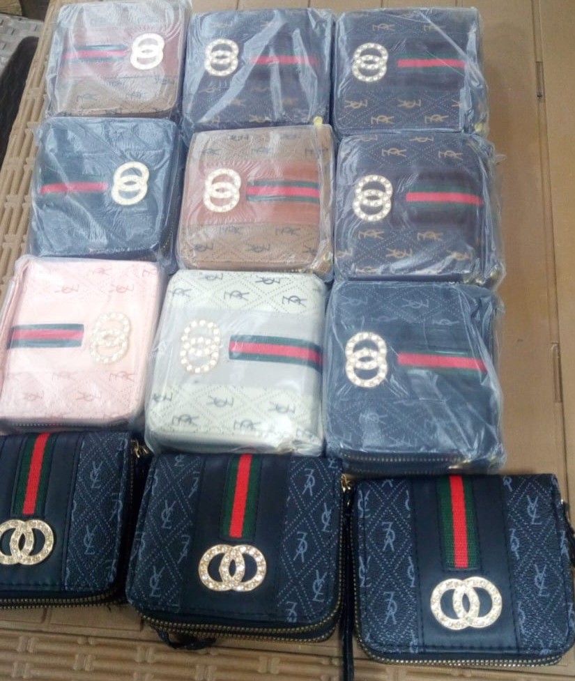 بوك 2 سوستة صغير شريط احمر OO