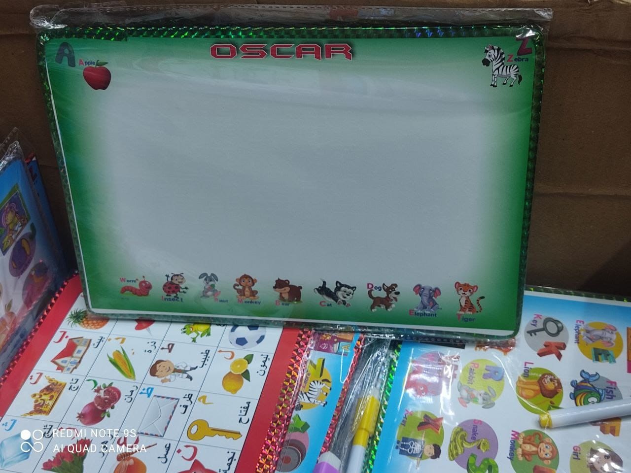 عرض لعبة سبوره خشب كبيره