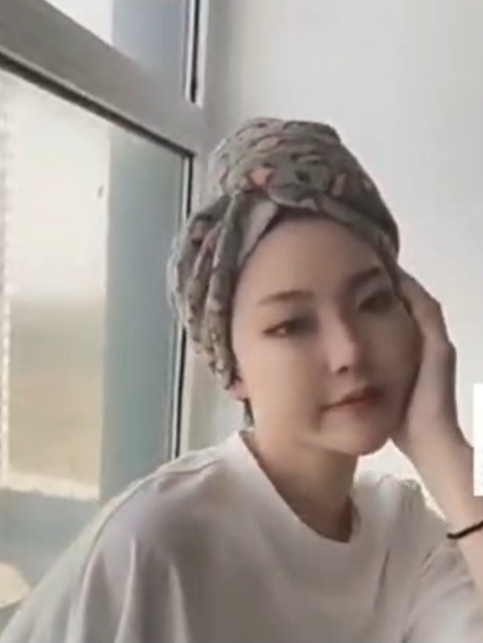 بونيه قماش زرار لوكس