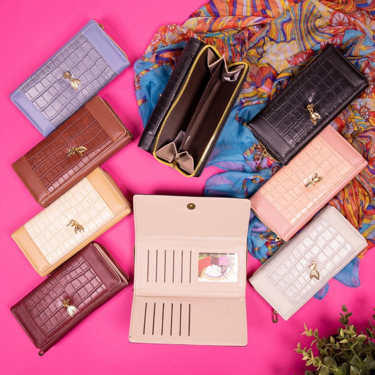 بوك سوسته وكراته جلد بروش ورقتين شجر