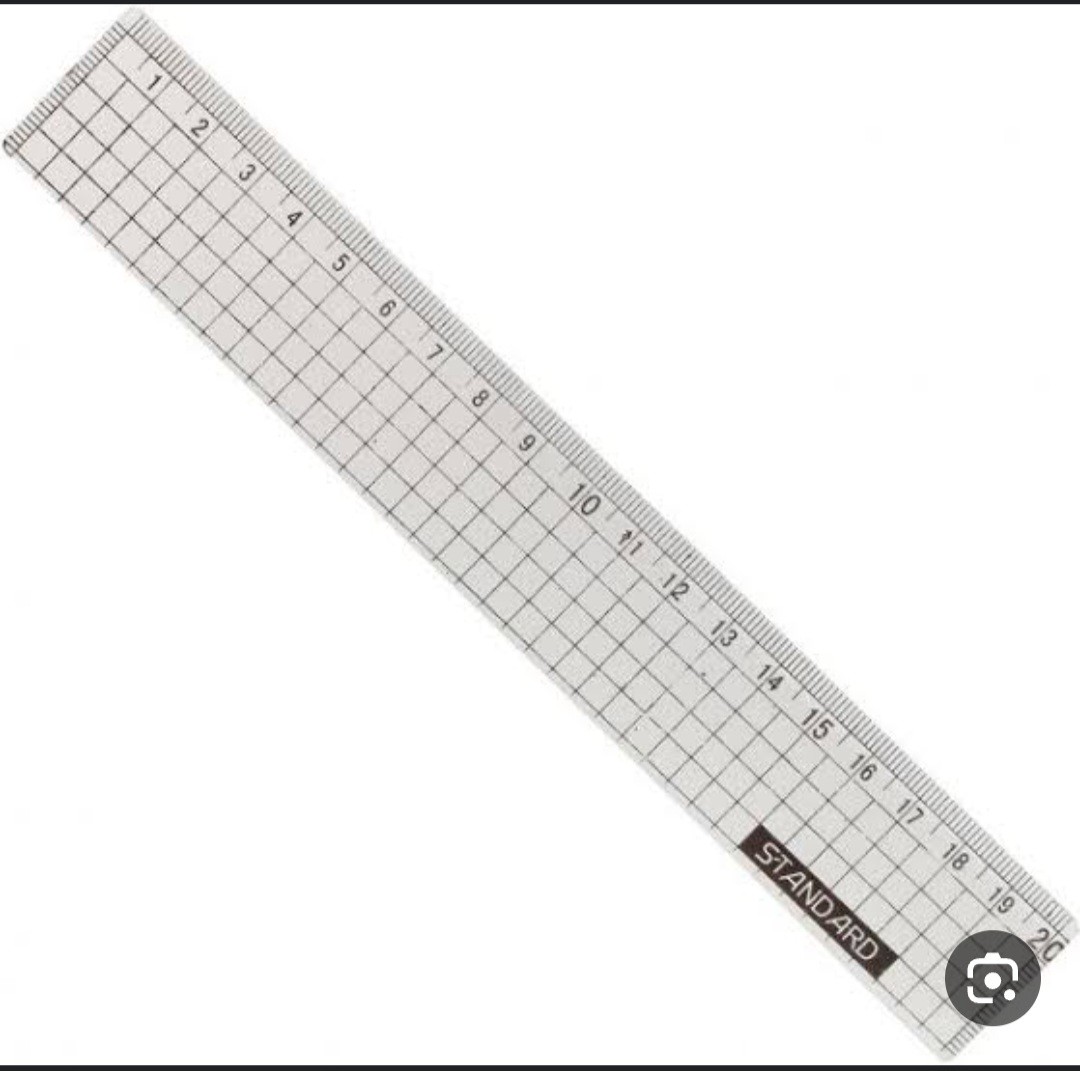 مسطره ٢٠ سم شفاف مربعات