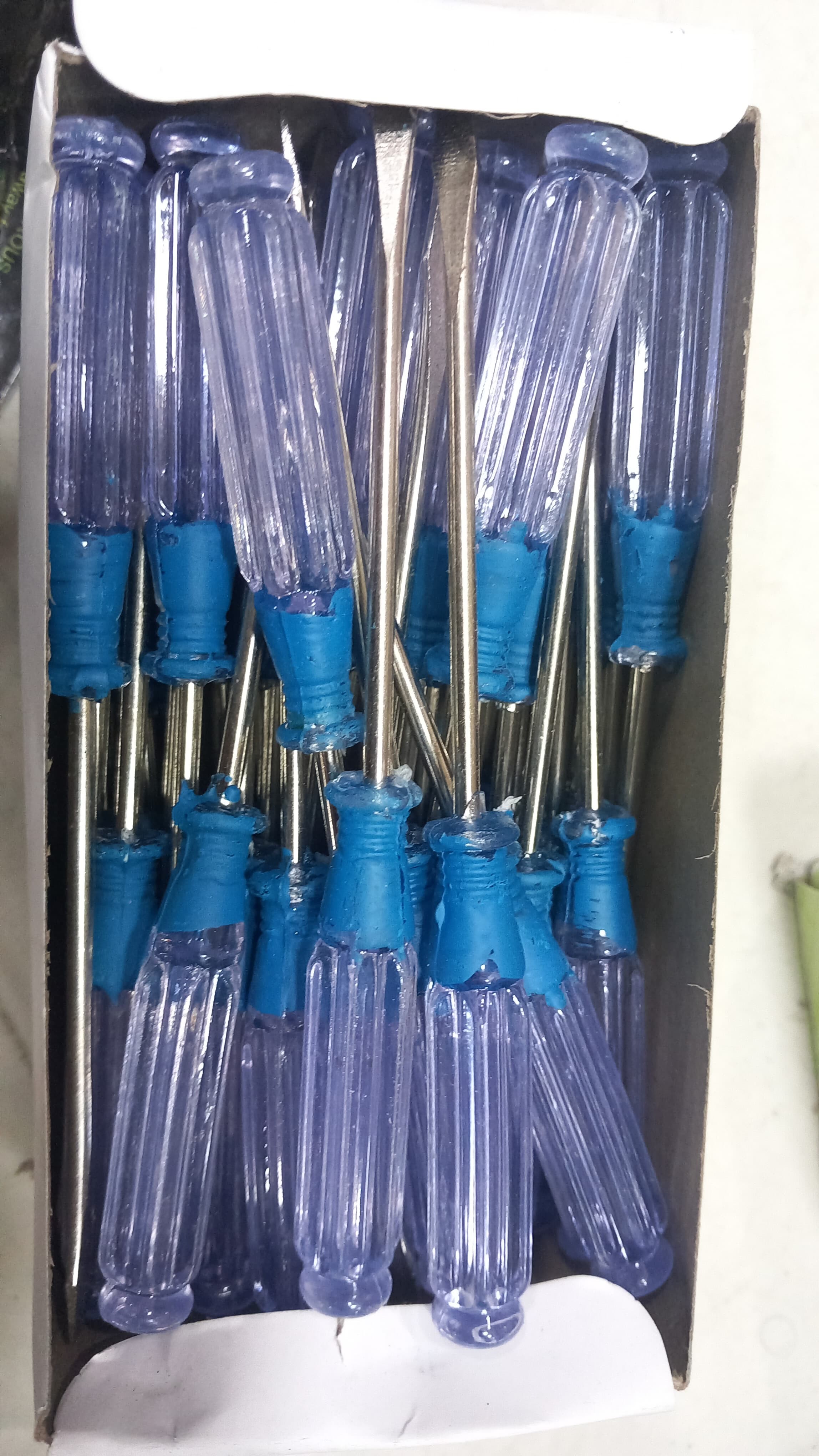 مفك رفيع شعبى شريط