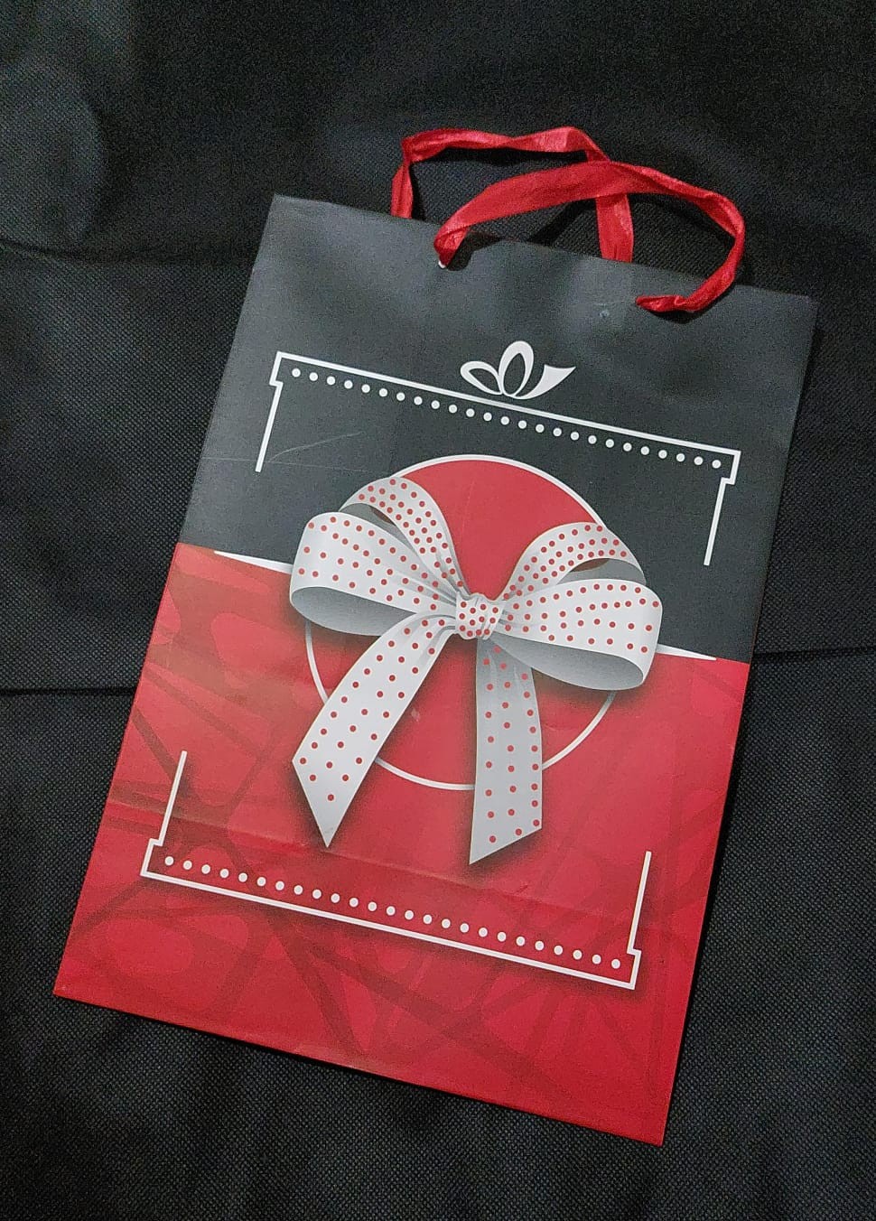 شنطة هدايا ورق لوكس الوان ٢٧ فى ٣٨