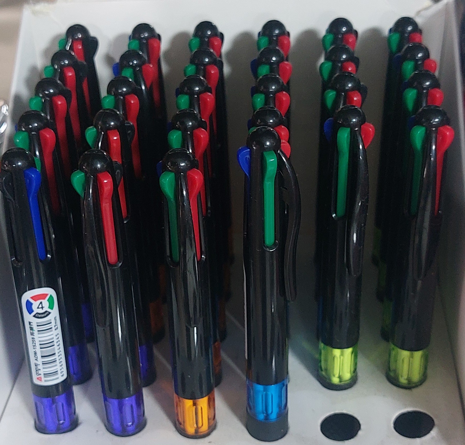 قلم تكاك ٤ لون