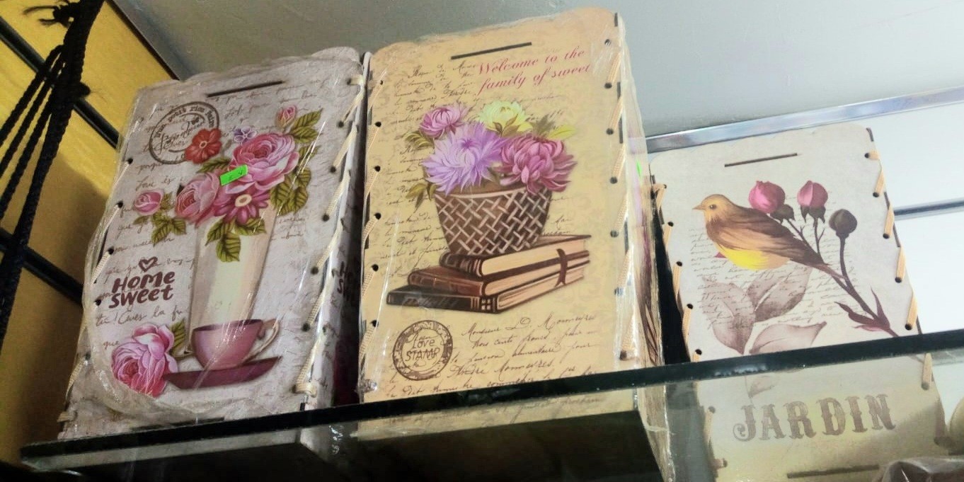 سلة قمامه بسمه