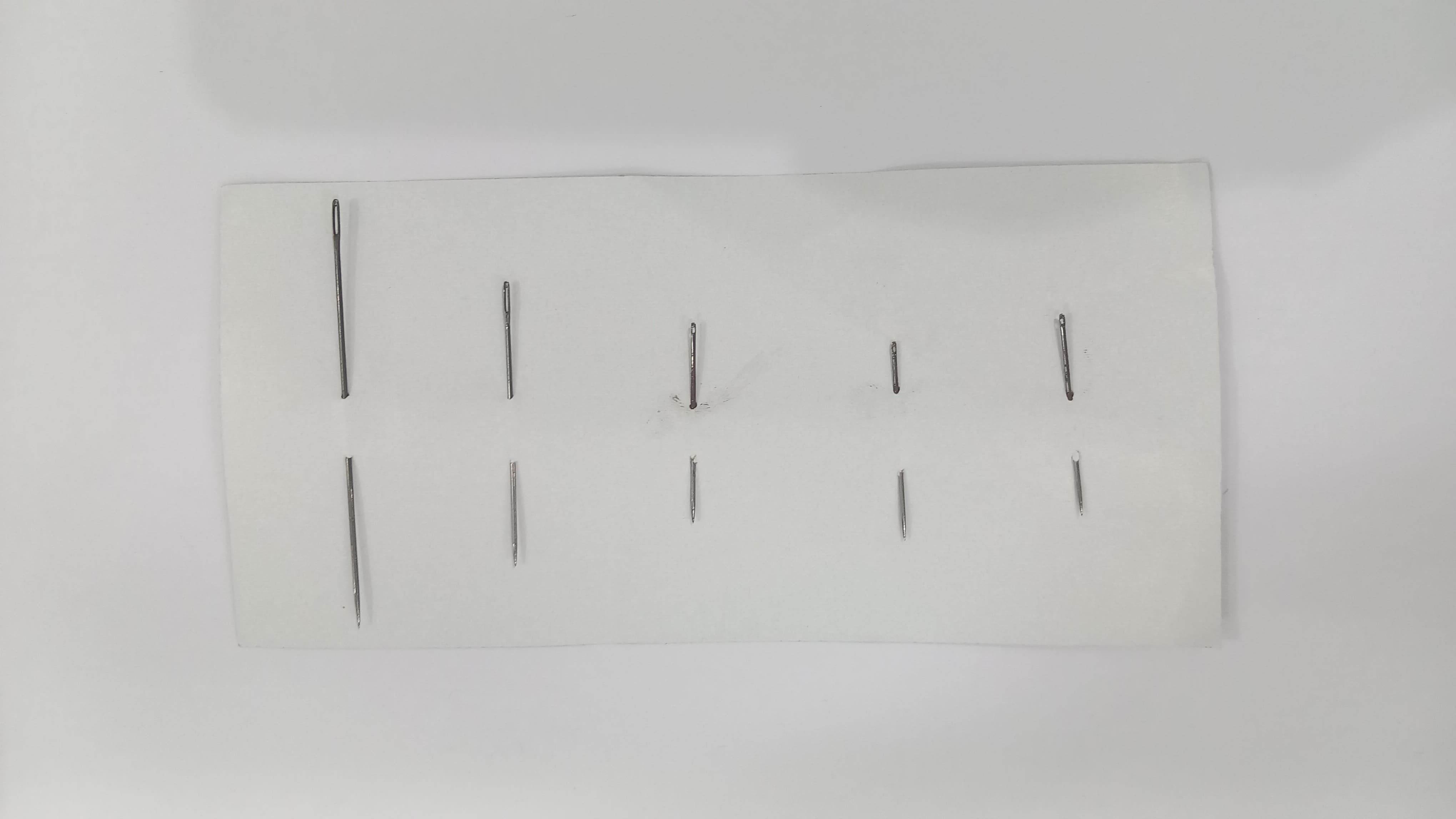 كارت ابره خياطه مصرى على كارت ابيض