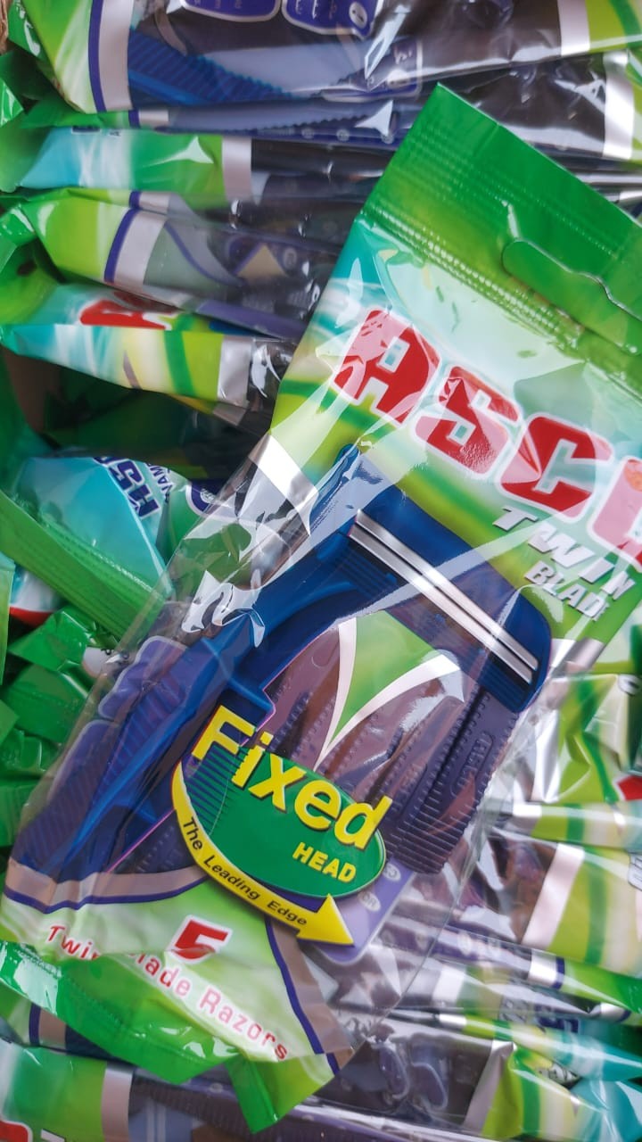 ماكينة حلاقه توين بلاد ٥ قطع