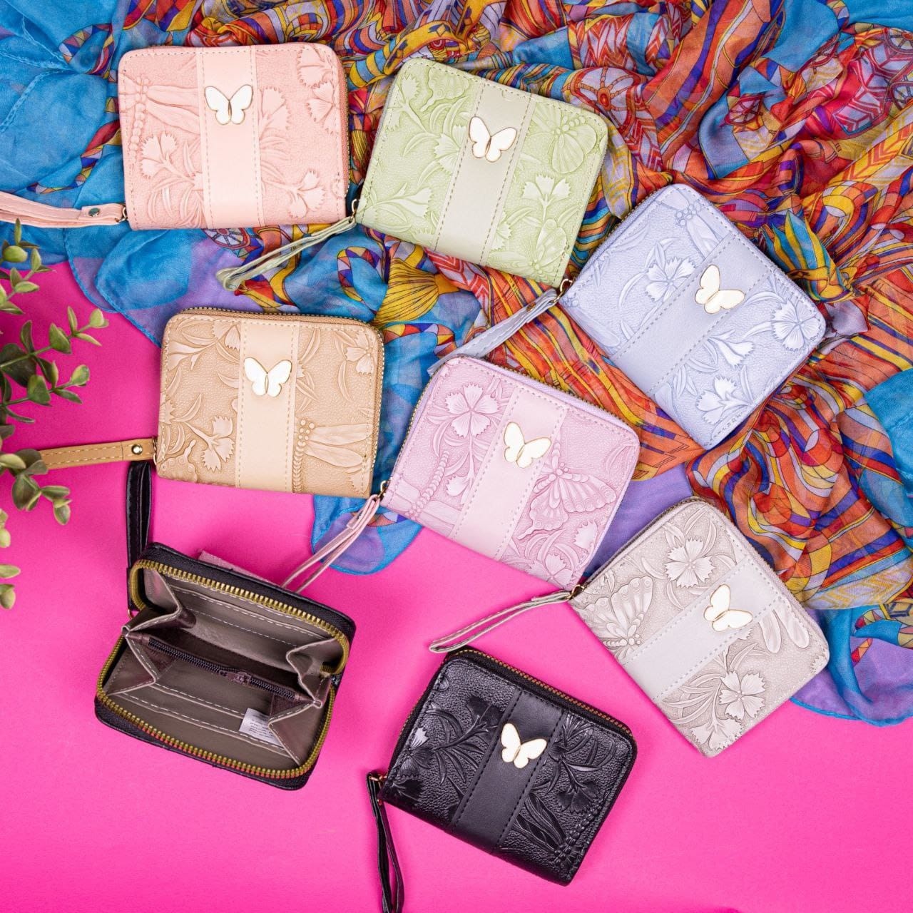 بوك 1 سوستة صغير فراشة