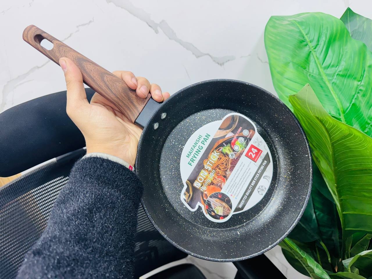 مقلاية جرانيت يد خشابى مقاس 24