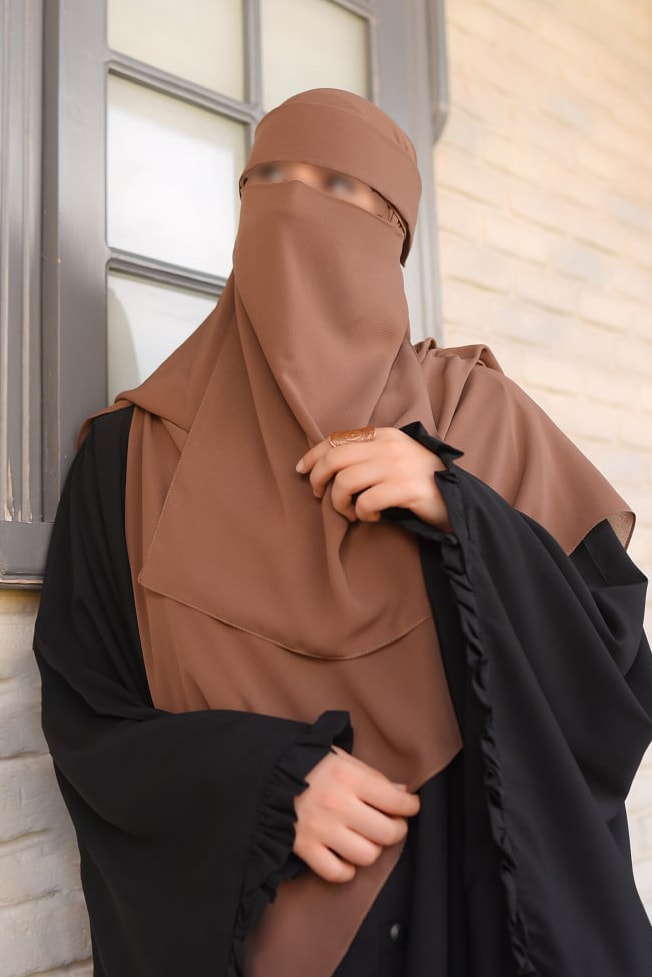 طقم بدون اسم الحكمه